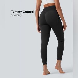 BRAND NEW - Halara -Black Tummy Control Leggings 7/8 medium